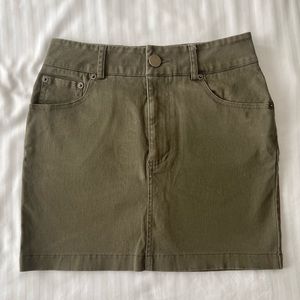 Forever 21 small Mini skirt, military green color